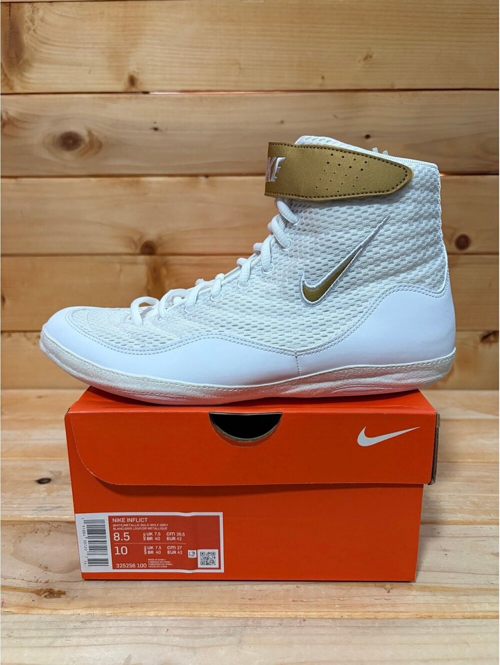 Brand new Discontinued Nike Inflict 3 wrestling shoes - 325256-100 Mens 8.5 W 10
